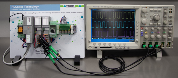 Oscilloscope connected to the PLCnext Control